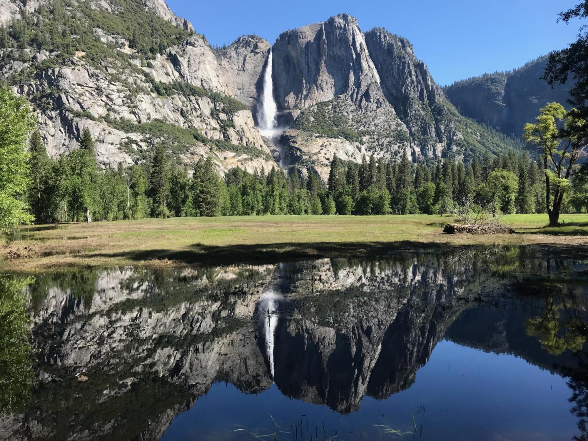Black Oak Hill Vista Near Yosemite - Mountain Views & Starry Night Sky *
